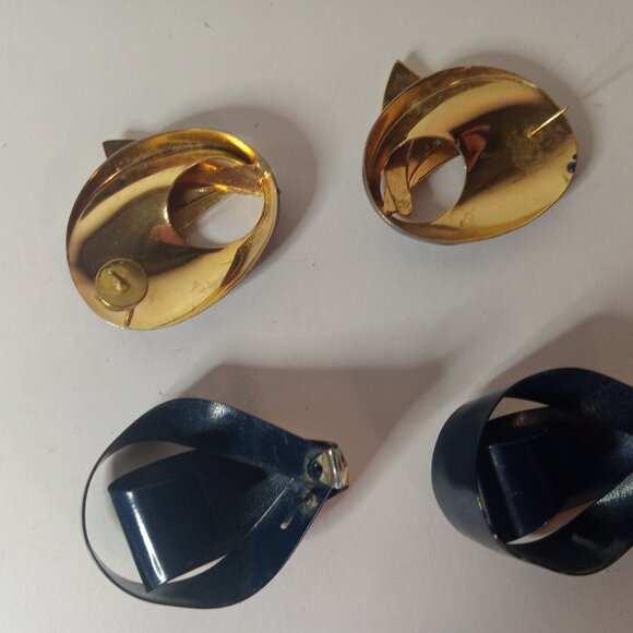 2 pairs Totally 80s Vintage Enamel Earrings Navy - Picture 3 of 11